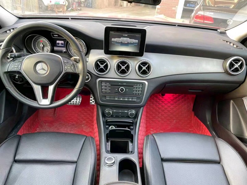 嘉兴16年奔驰GLA8