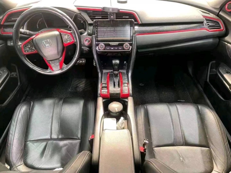 济宁17年本田思域5