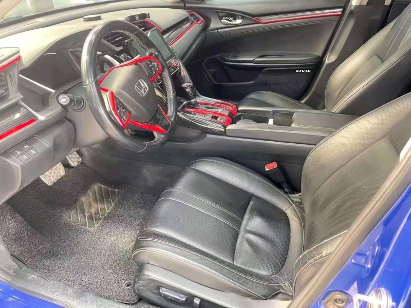 济宁17年本田思域8