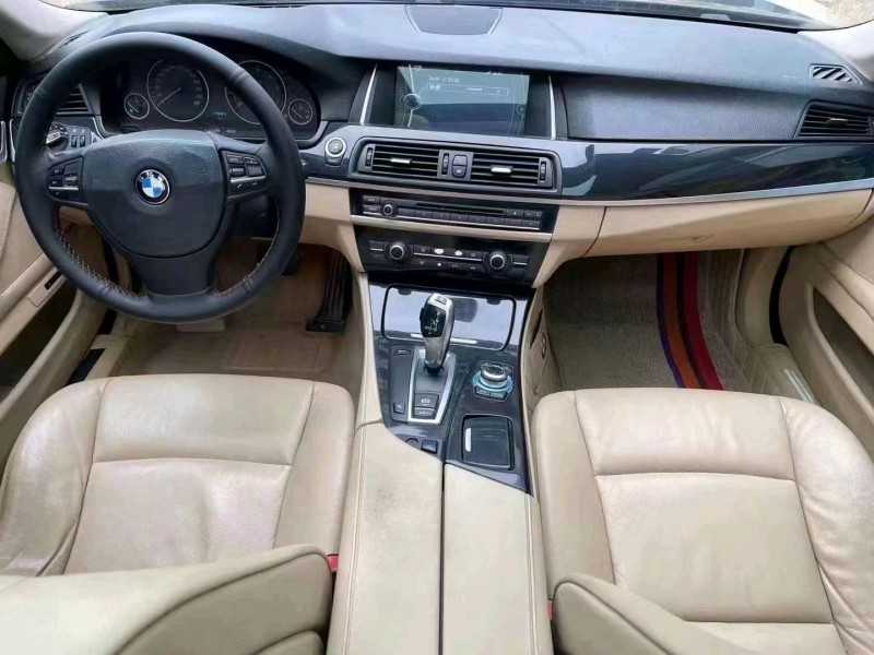 济宁11年宝马5系5