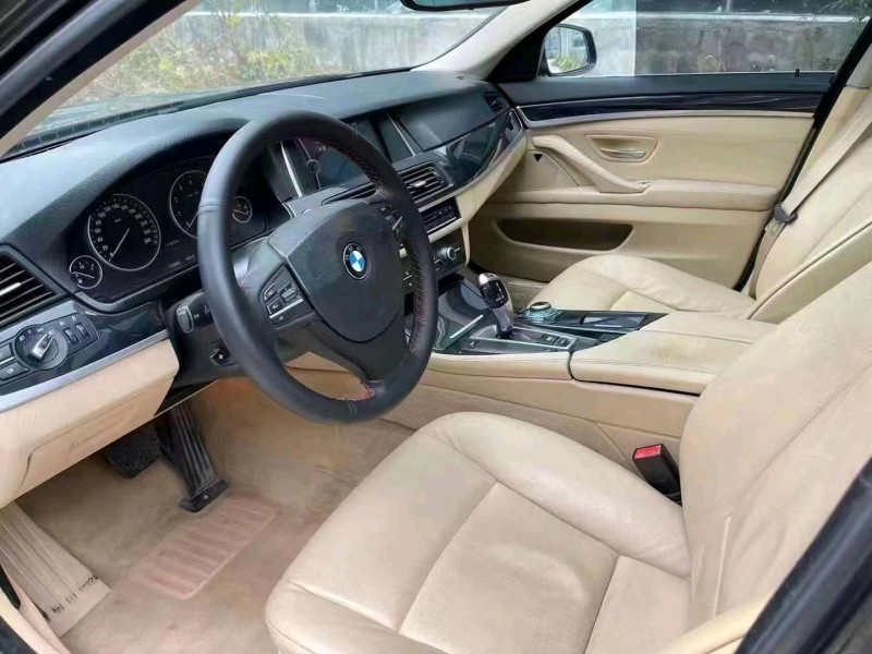 济宁11年宝马5系6