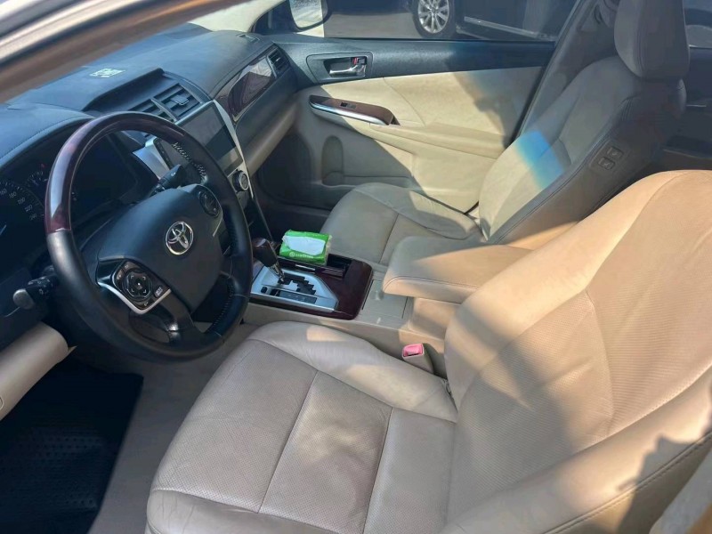 保定12年丰田凯美瑞4