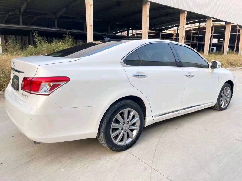 济宁12年雷克萨斯ES8