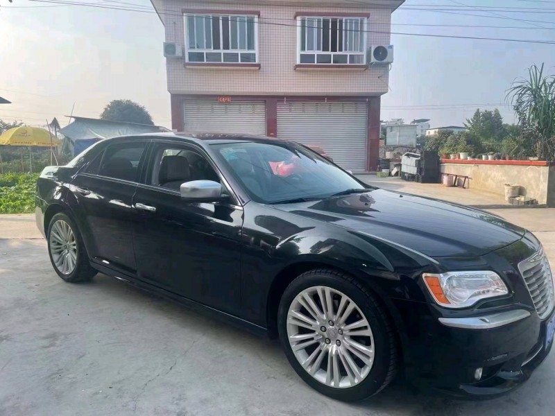 成都16年克莱斯勒300C3
