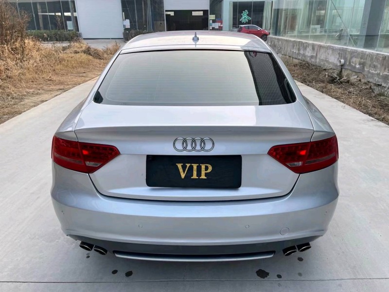 济宁11年奥迪S58