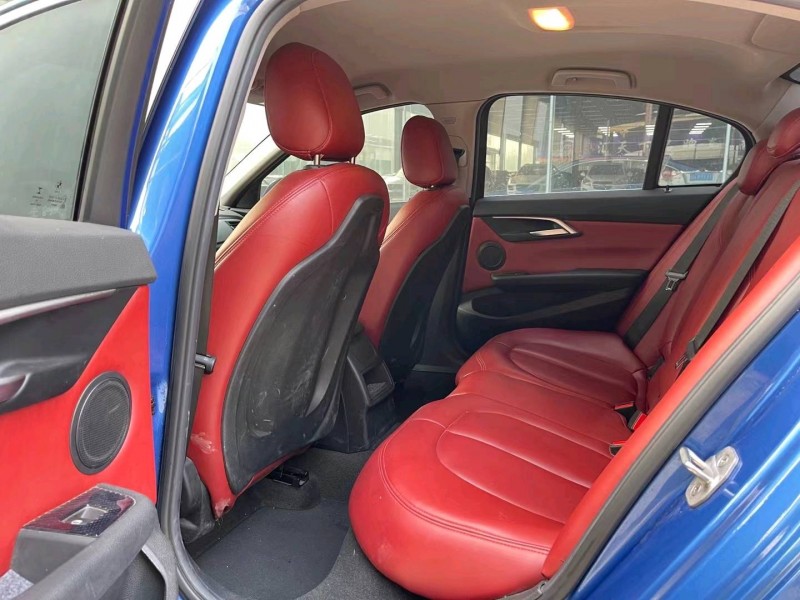 济宁18年宝马1系4