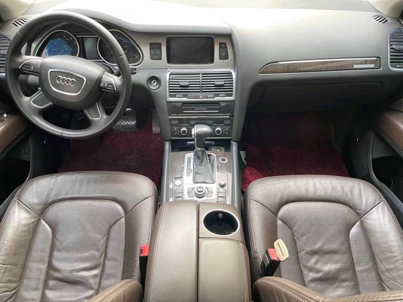 济宁12年奥迪Q75