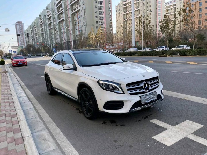 石家庄18年奔驰GLA3