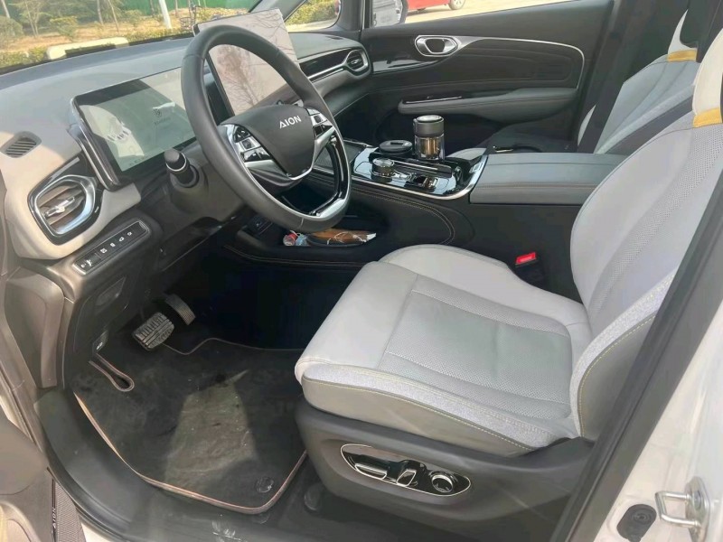 济宁22年传祺埃安6