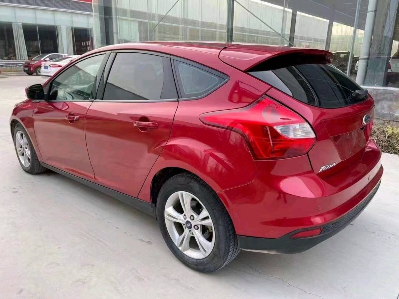 济宁13年福特福克斯7