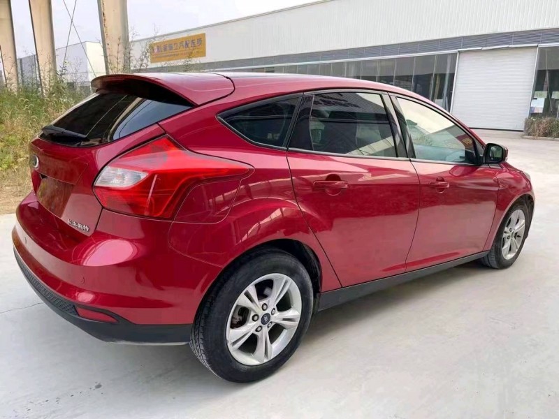 济宁13年福特福克斯8