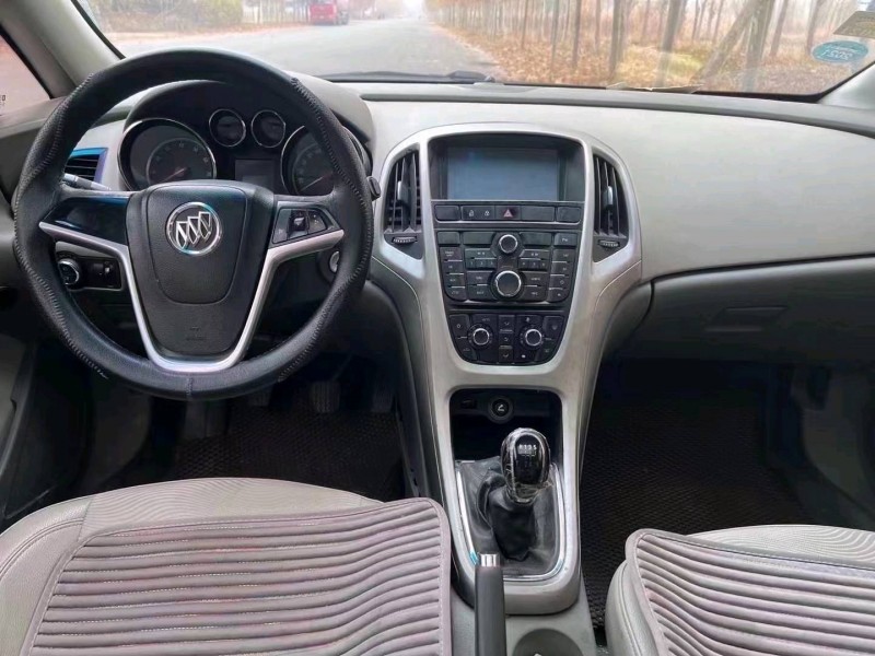 枣庄13年别克英朗4