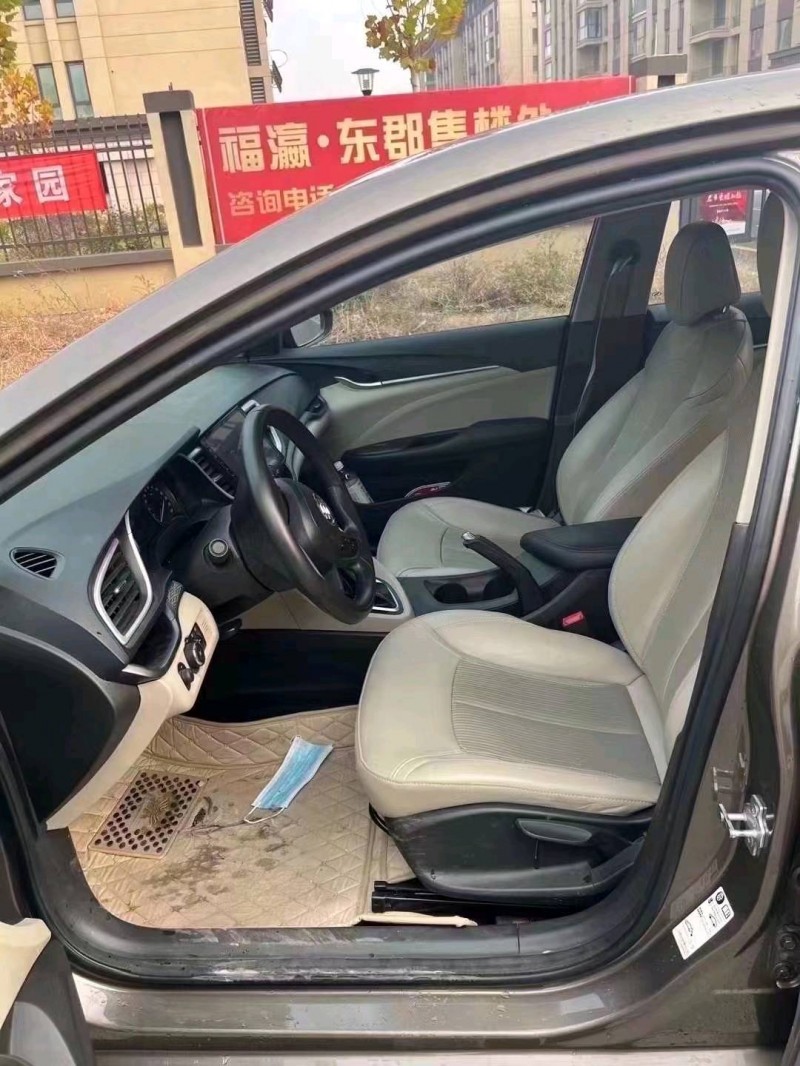 枣庄17年别克英朗5