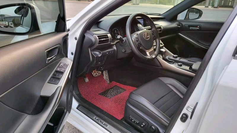 邯郸14年雷克萨斯IS6