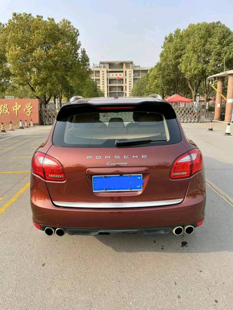 淮南13年保时捷卡宴9