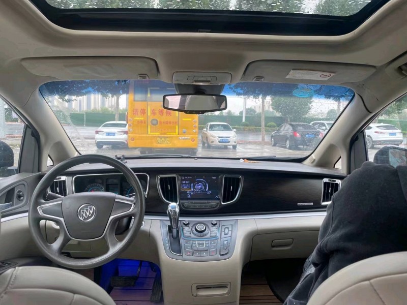 青岛13年别克GL86