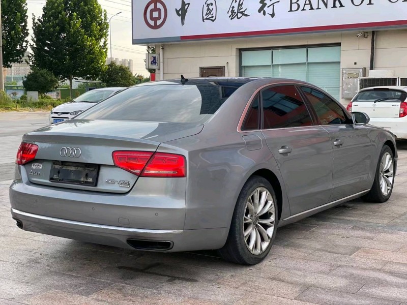 青岛11年奥迪A8L8