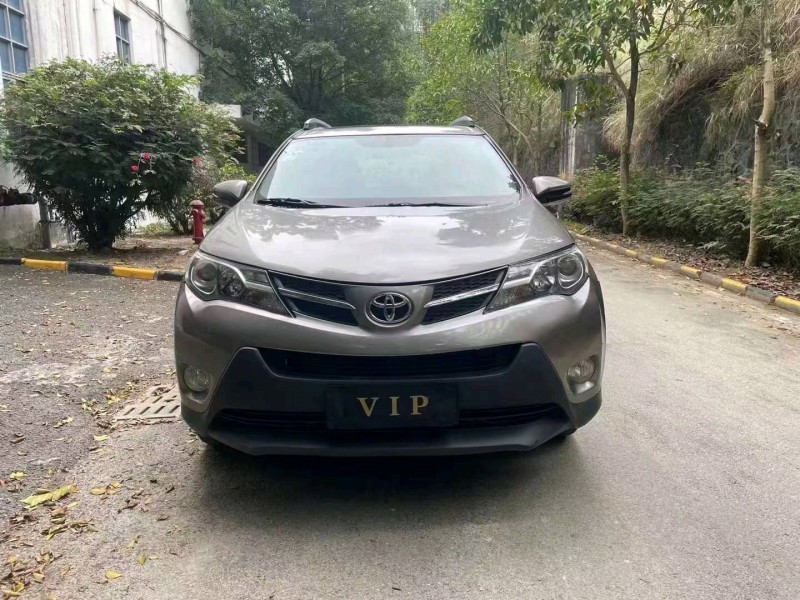 珠海16年丰田RAV4荣放1