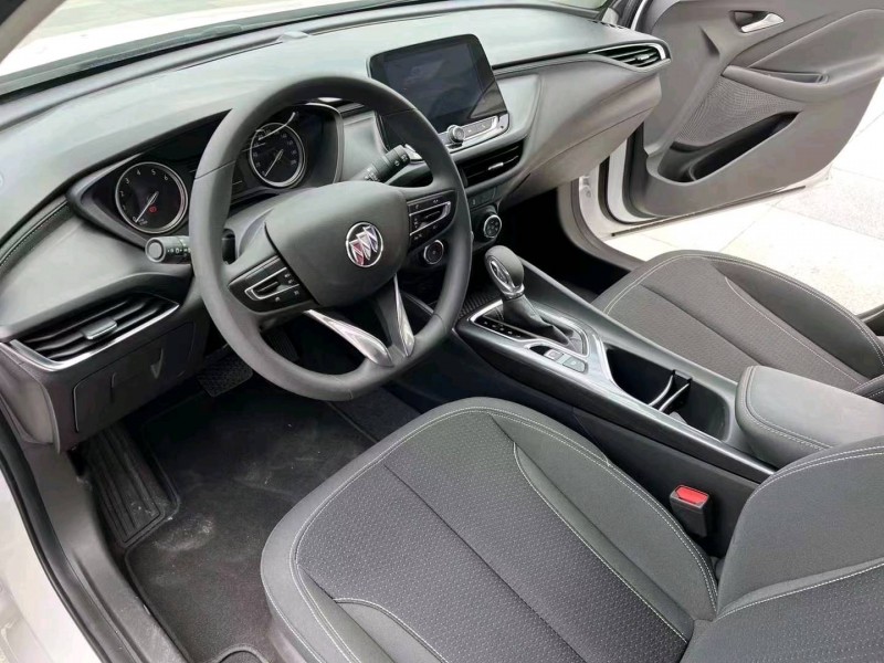 枣庄22年别克威朗8