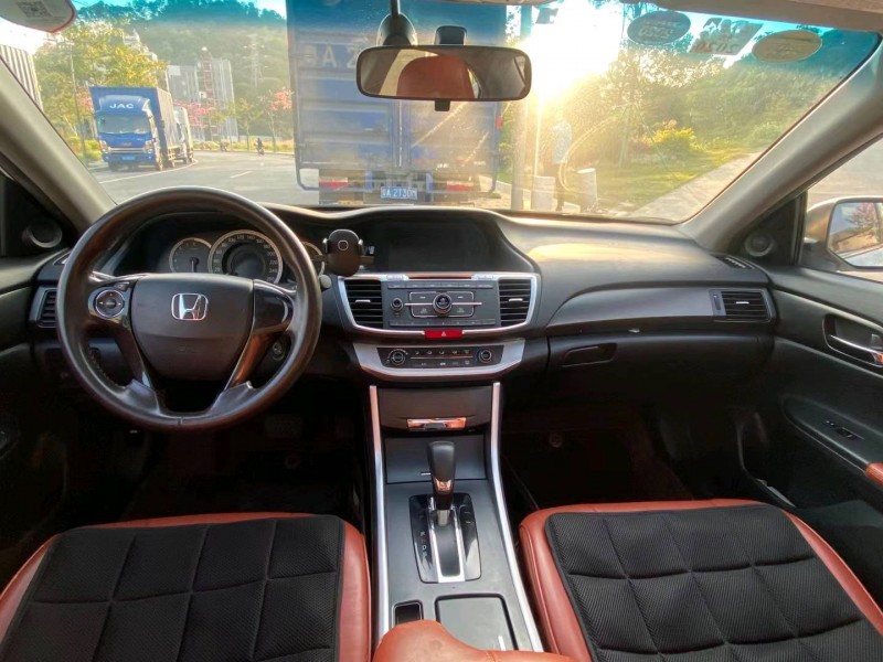 广州16年本田雅阁8