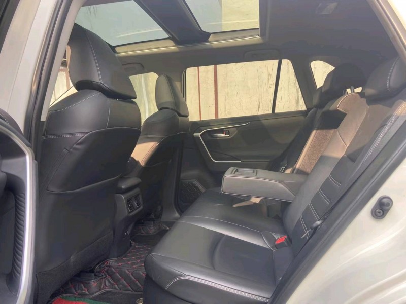 青岛20年丰田RAV46