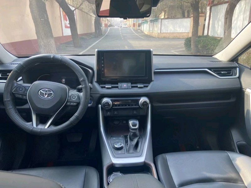 青岛20年丰田RAV44