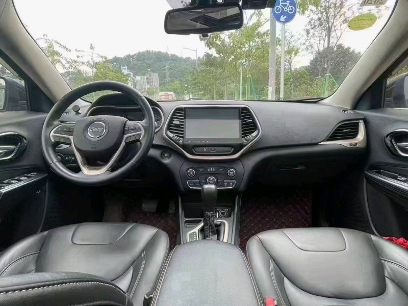 广州16年Jeep自由光7