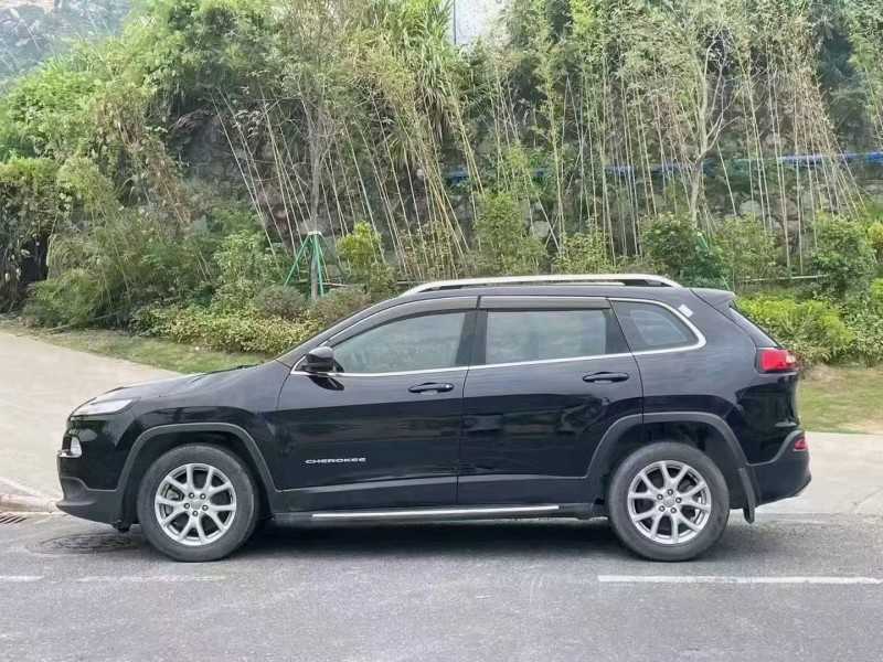 广州16年Jeep自由光6