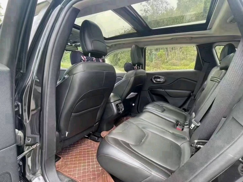 广州16年Jeep自由光9