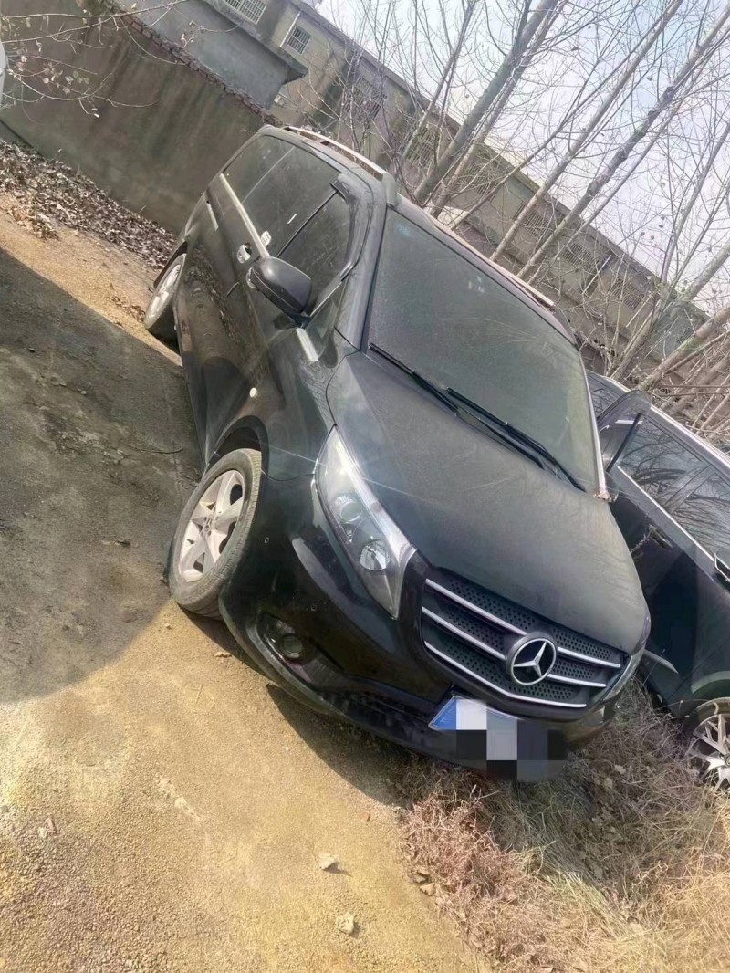 枣庄19年奔驰威霆1