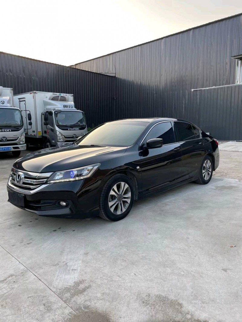 临沂14年本田雅阁3