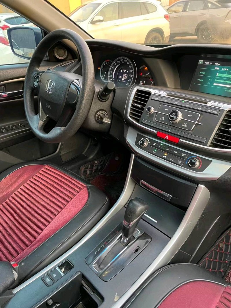 临沂14年本田雅阁6