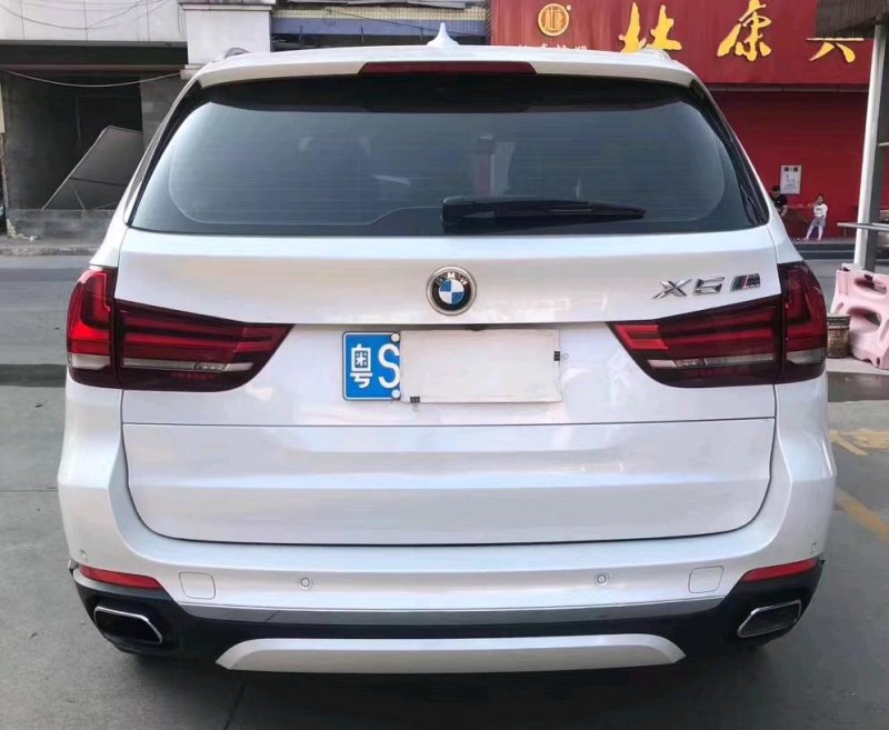 广州17年宝马X57