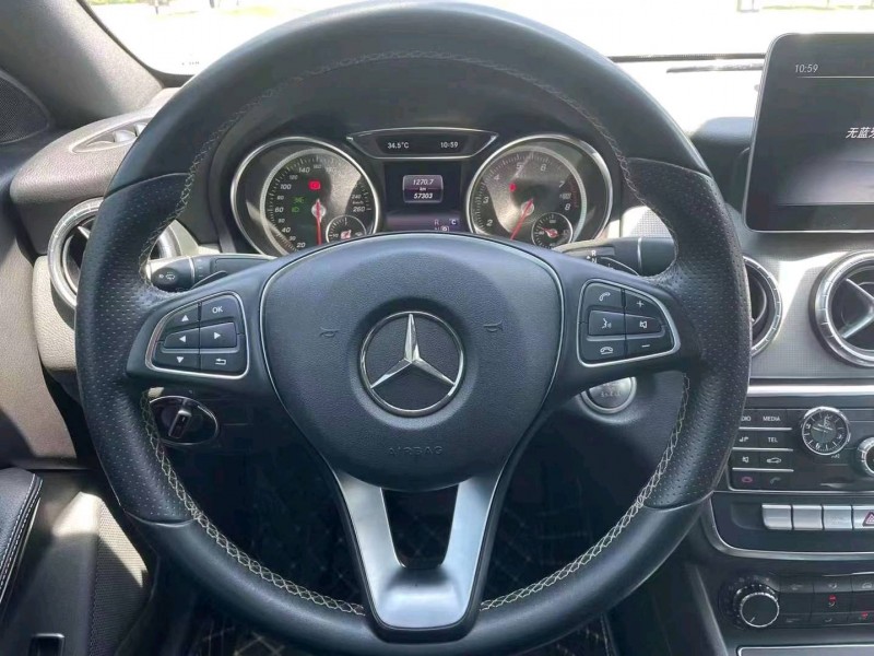 宜昌18年奔驰CLA6