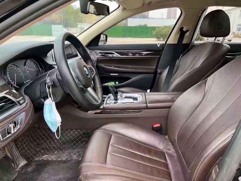 济宁16年宝马7系7