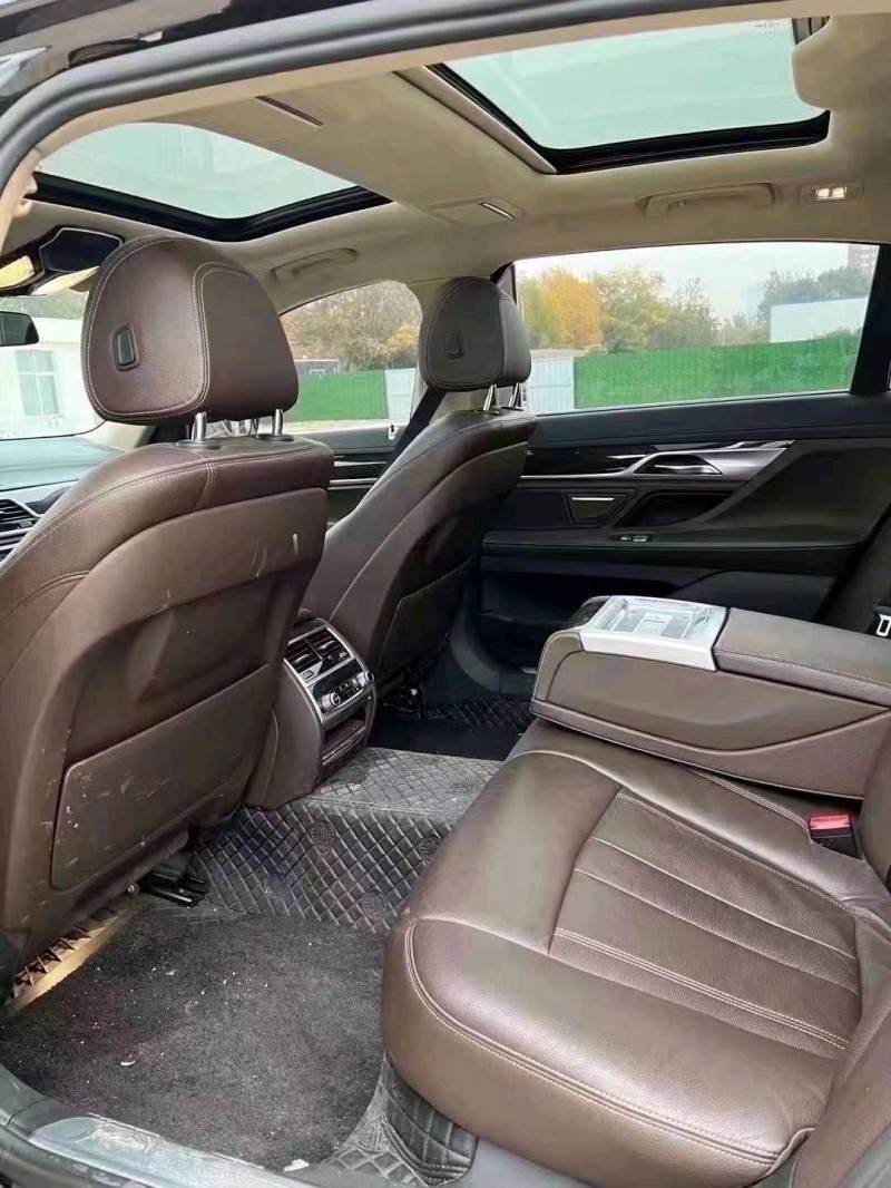 济宁16年宝马7系8