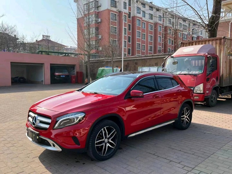 青岛15年奔驰GLA2