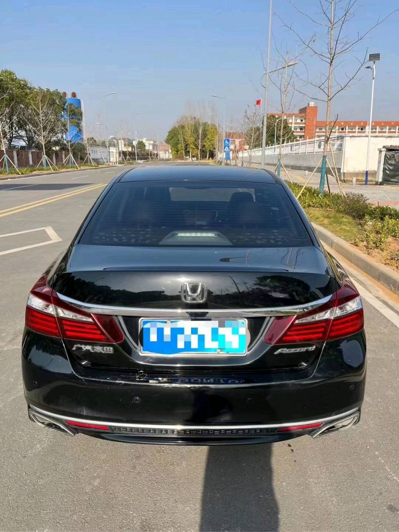 宜昌17年本田雅阁4