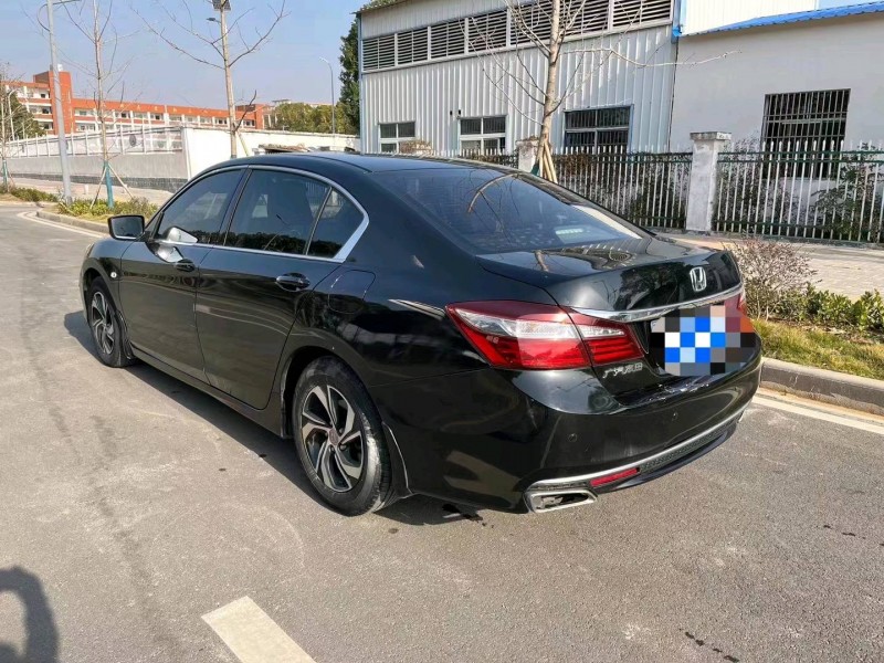 宜昌17年本田雅阁7