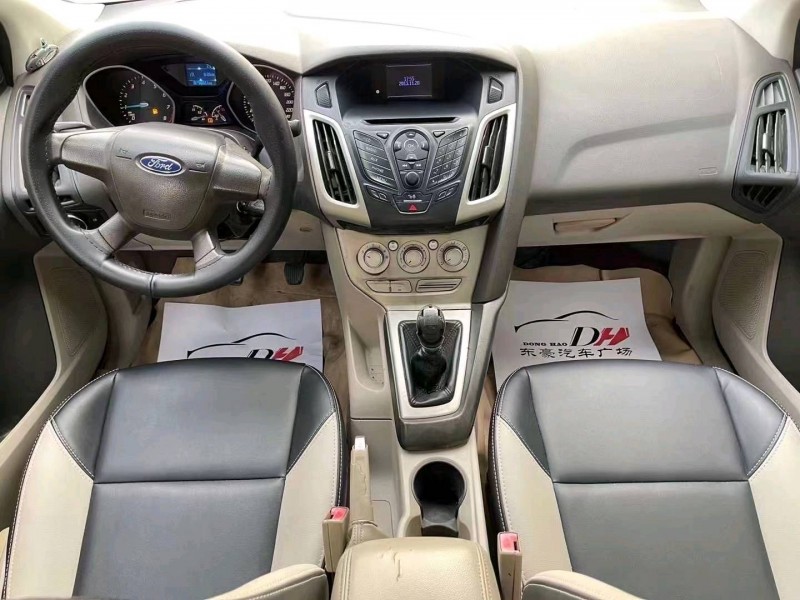 济宁13年福特福克斯5