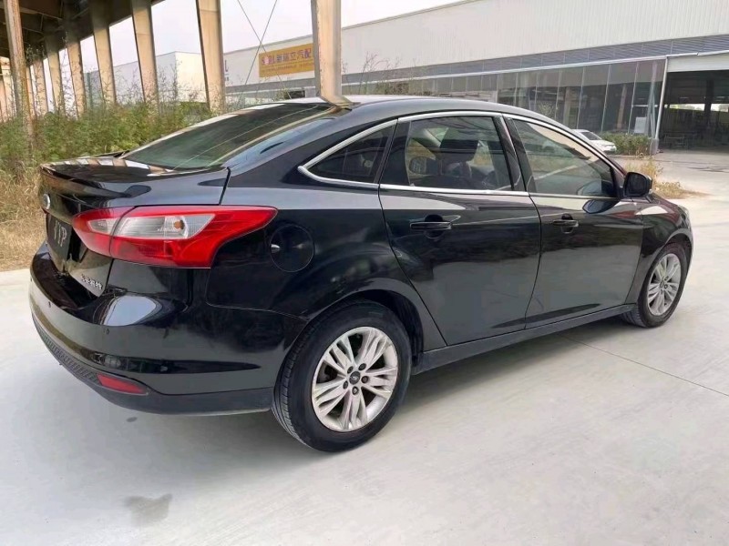 济宁13年福特福克斯8