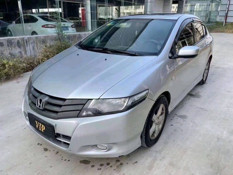 济宁11年本田锋范2