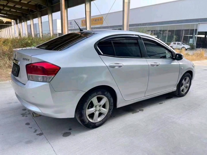 济宁11年本田锋范8