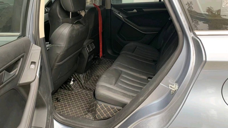 重庆20年福特领界3