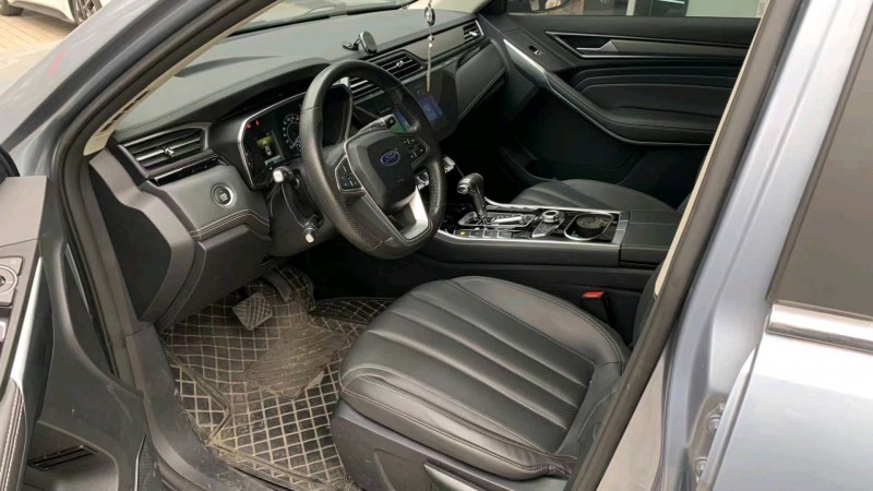 重庆20年福特领界6