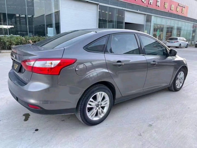 济宁15年福特福克斯7