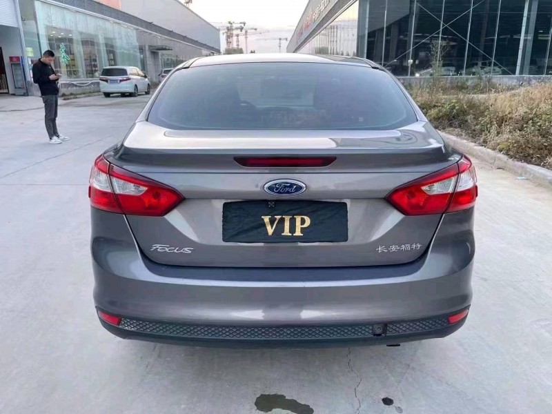 济宁15年福特福克斯8