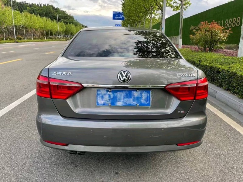 北京14年大众朗逸8