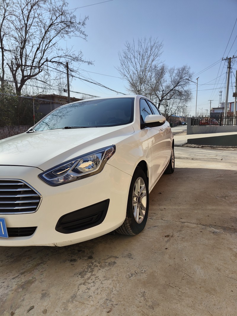 聊城20年福特福睿斯6