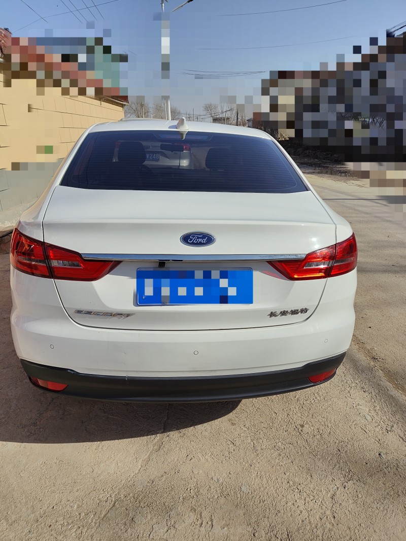 聊城20年福特福睿斯8